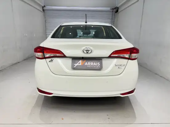 TOYOTA-YARIS-2019