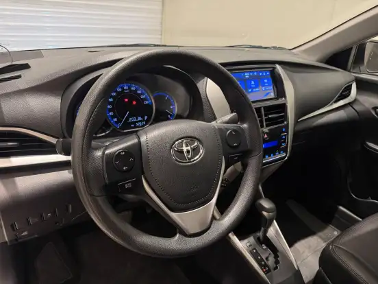 TOYOTA-YARIS-2019