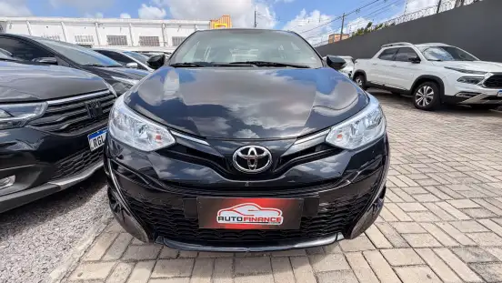 TOYOTA-YARIS-2019