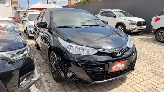 TOYOTA-YARIS-2019