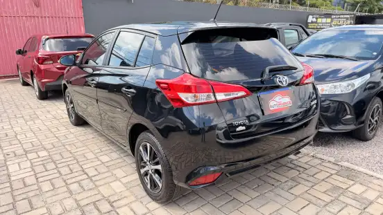 TOYOTA-YARIS-2019
