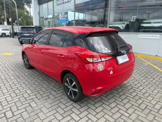 TOYOTA-YARIS-2018