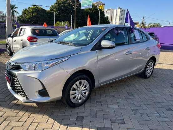 TOYOTA-YARIS-2024