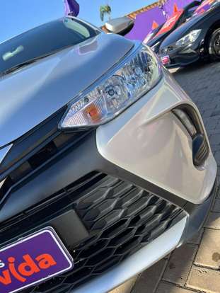 TOYOTA-YARIS-2024