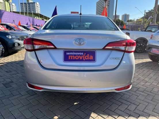 TOYOTA-YARIS-2024