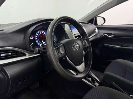 TOYOTA-YARIS-1.5 16V FLEX SEDAN XL PLUS TECH MULTIDRIVE TOYOTA-YARIS-2019
