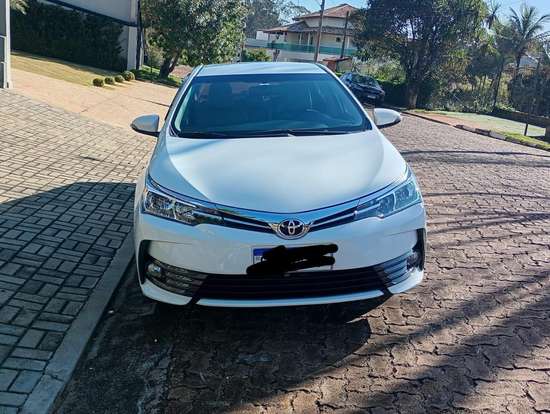 TOYOTA-COROLLA-2018