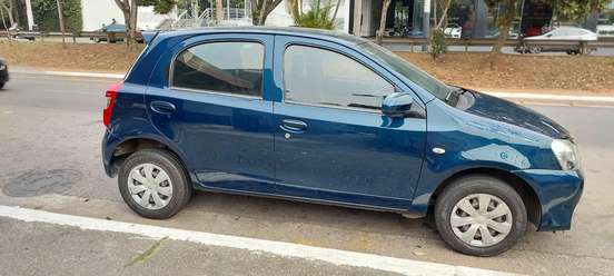 TOYOTA-ETIOS-2015