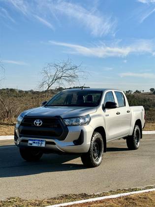 TOYOTA HILUX 2.8 D-4D TURBO DIESEL CD POWER PACK 4X4 MANUAL
