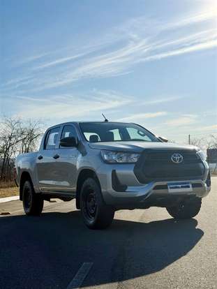 TOYOTA-HILUX-2021