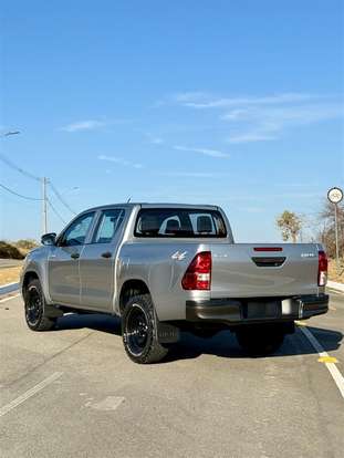 TOYOTA-HILUX-2021