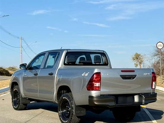 TOYOTA-HILUX-2.8 D-4D TURBO DIESEL CD POWER PACK 4X4 MANUAL TOYOTA-HILUX-2021