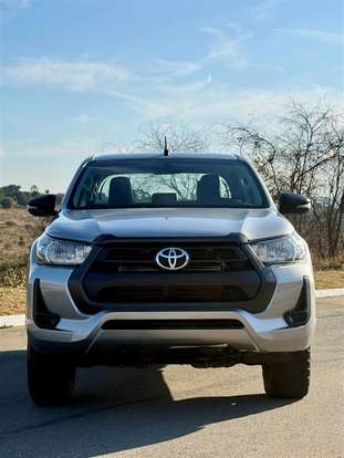 TOYOTA-HILUX-2021