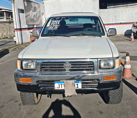 TOYOTA-HILUX-2.8 SR5 4X4 CD 8V DIESEL 4P MANUAL TOYOTA-HILUX-2000