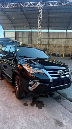 TOYOTA-HILUX SW4-2.7 SRV 7 LUGARES 4X2 16V FLEX 4P AUTOMÁTICO TOYOTA-HILUX SW4-2017