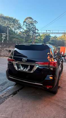 TOYOTA-HILUX SW4-2017