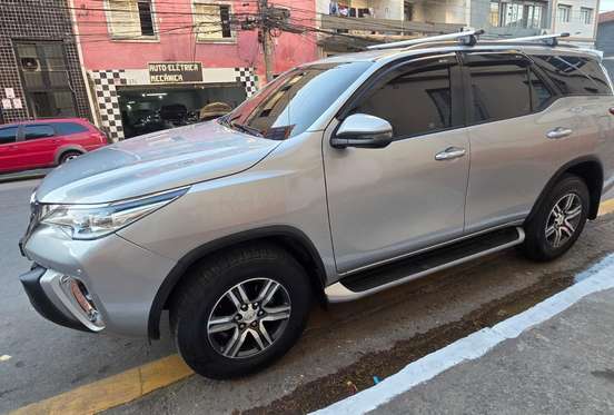 TOYOTA-HILUX SW4-2019