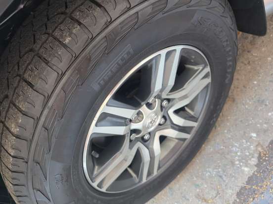 TOYOTA-HILUX SW4-2.7 SRV 7 LUGARES 4X2 16V FLEX 4P AUTOMÁTICO TOYOTA-HILUX SW4-2019