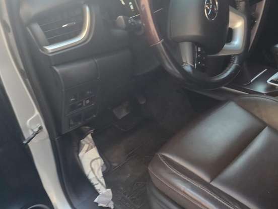 TOYOTA-HILUX SW4-2.7 SRV 7 LUGARES 4X2 16V FLEX 4P AUTOMÁTICO TOYOTA-HILUX SW4-2019