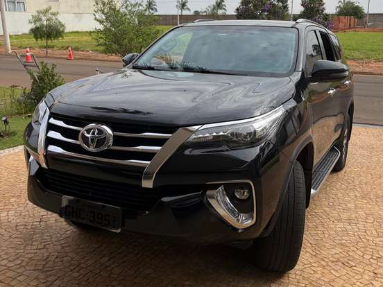 TOYOTA-HILUX SW4-2.8 SRX 4X4 7 LUGARES 16V TURBO INTERCOOLER DIESEL 4P AUTOMÁTICO TOYOTA-HILUX SW4-2018