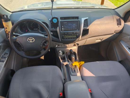 TOYOTA-HILUX SW4-2010