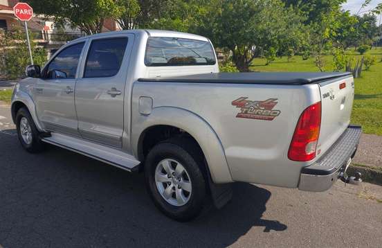 TOYOTA-HILUX SW4-2010