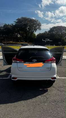 TOYOTA-YARIS-2019