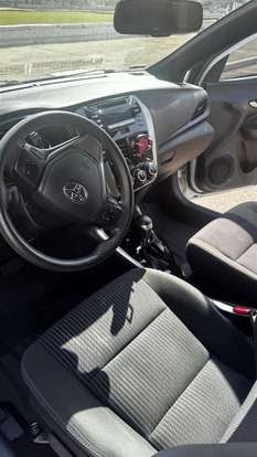 TOYOTA-YARIS-2019