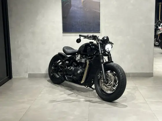 TRIUMPH BONNEVILLE BOBBER 1200 TRIUMPH BONNEVILLE BOBBER 1200