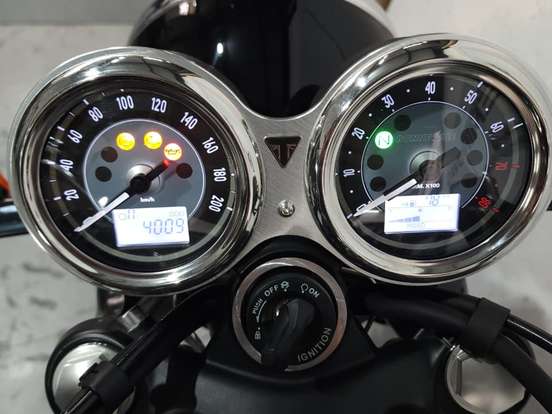 TRIUMPH-BONNEVILLE T100 900 TRIUMPH-BONNEVILLE T100 900-2023