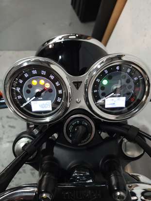 TRIUMPH-BONNEVILLE T100 900-2023