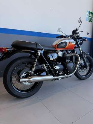 TRIUMPH-BONNEVILLE T100 900-2025