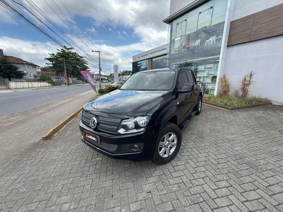 VOLKSWAGEN-AMAROK-2011