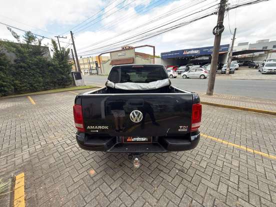 VOLKSWAGEN-AMAROK-2011