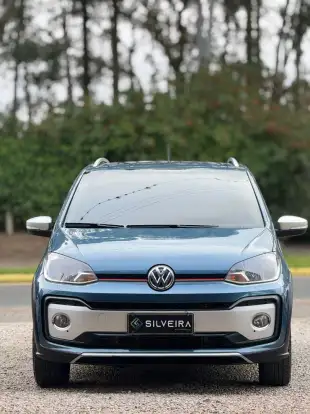 VOLKSWAGEN-CROSS UP-2017