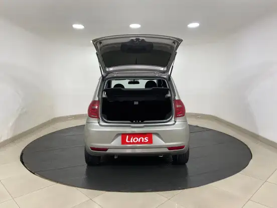 VOLKSWAGEN-FOX-2013
