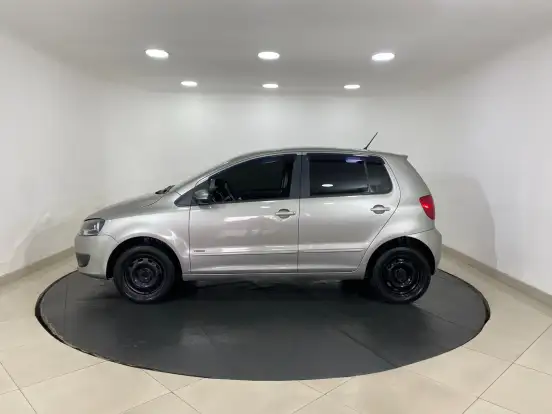 VOLKSWAGEN-FOX-1.0 MI 8V FLEX 4P MANUAL VOLKSWAGEN-FOX-2013