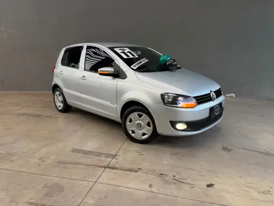 VOLKSWAGEN FOX 1.0 MI TREND 8V FLEX 4P MANUAL VOLKSWAGEN FOX 1.0 MI TREND 8V FLEX 4P MANUAL