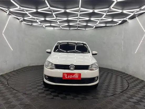VOLKSWAGEN-FOX-2014