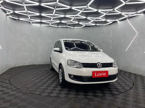 VOLKSWAGEN-FOX-2014