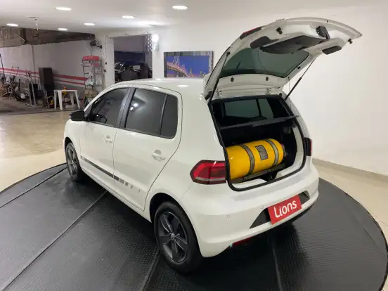 VOLKSWAGEN-FOX-1.6 MSI RUN 8V FLEX 4P MANUAL VOLKSWAGEN-FOX-2017