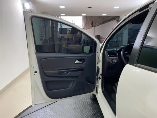 VOLKSWAGEN-FOX-1.6 MSI RUN 8V FLEX 4P MANUAL VOLKSWAGEN-FOX-2017