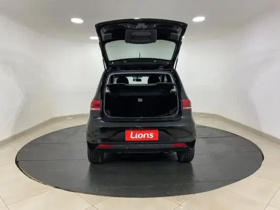 VOLKSWAGEN-FOX-2018