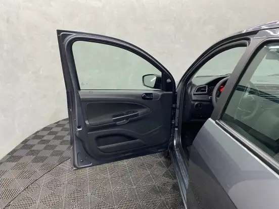 VOLKSWAGEN-GOL-2021