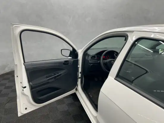VOLKSWAGEN-GOL-2023