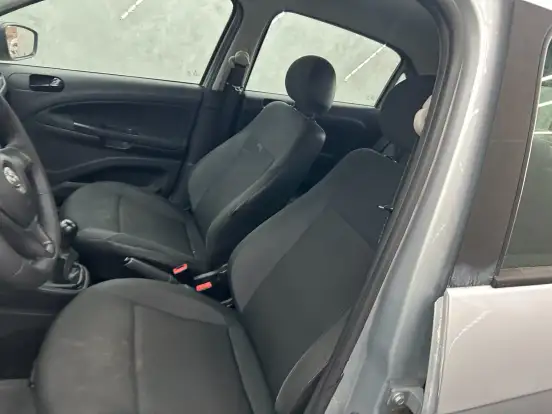 VOLKSWAGEN-GOL-2022