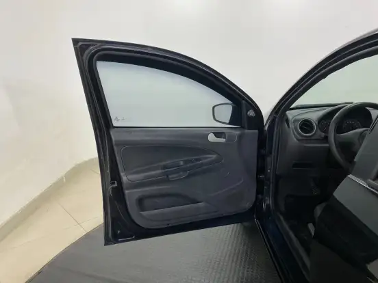 VOLKSWAGEN-GOL-1.0 MI CITY 8V FLEX 4P MANUAL VOLKSWAGEN-GOL-2014