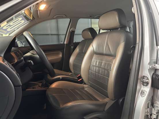 VOLKSWAGEN-GOLF-1.6 MI SPORTLINE 8V FLEX 4P MANUAL VOLKSWAGEN-GOLF-2008