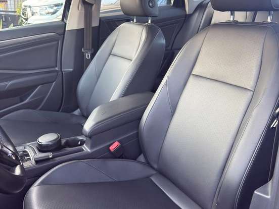 VOLKSWAGEN-JETTA-1.4 250 TSI TOTAL FLEX COMFORTLINE TIPTRONIC VOLKSWAGEN-JETTA-2018