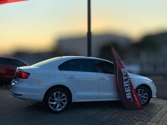 VOLKSWAGEN-JETTA-2.0 TSI HIGHLINE 211CV GASOLINA 4P TIPTRONIC VOLKSWAGEN-JETTA-2017